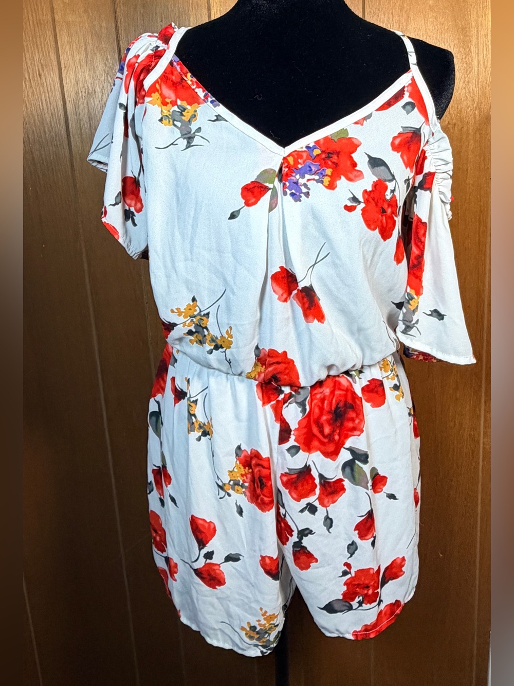 Sienna Sky White and Red Floral Off-Shoulder Flutter Sleeve Romper - Size M
